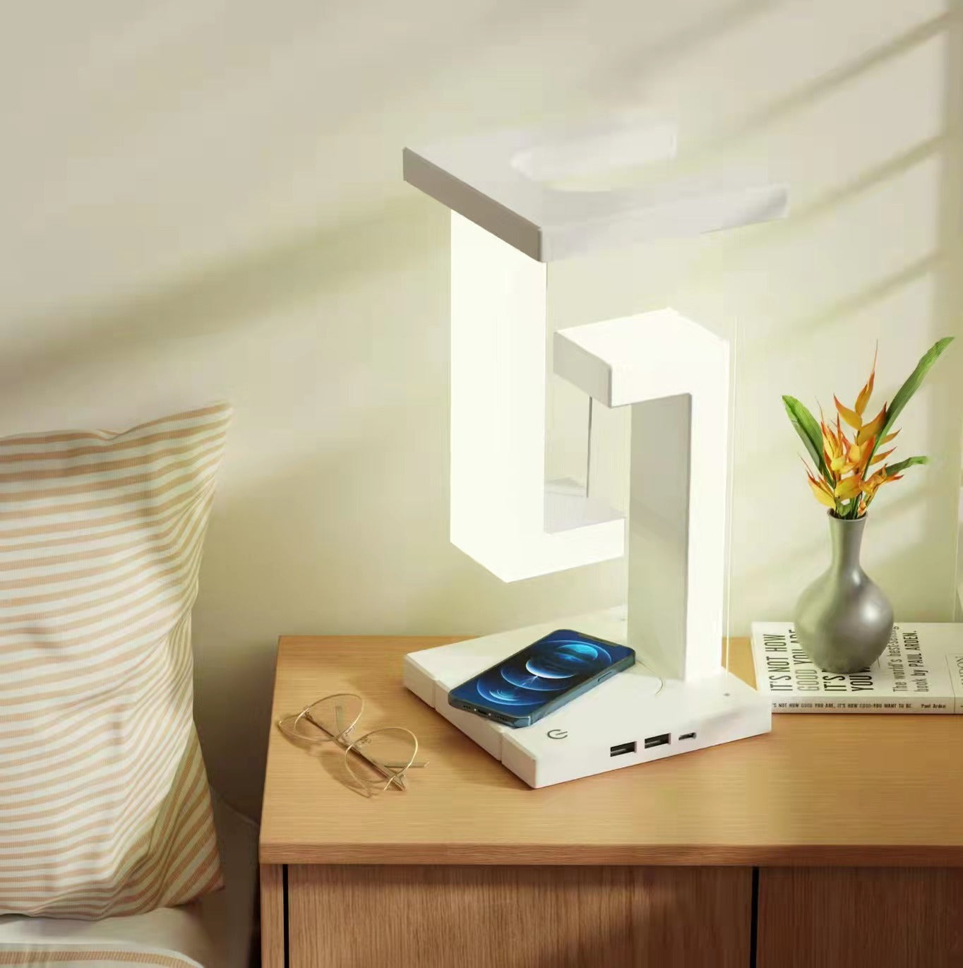 Creative Modern Wireless Charging Table Lamp - In Stock